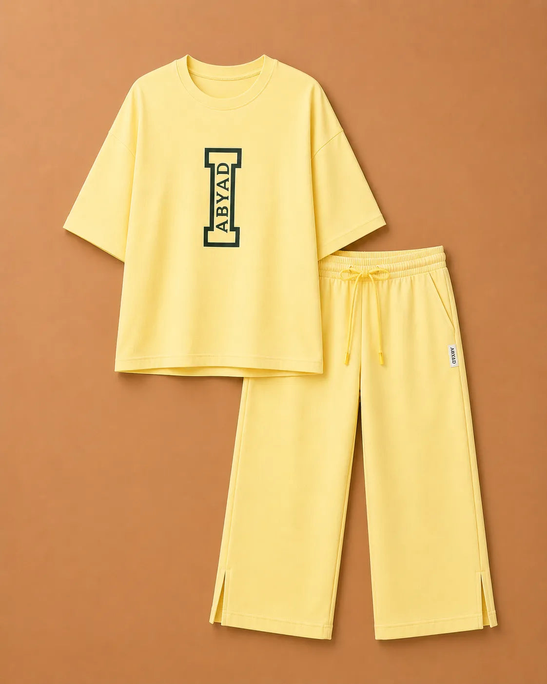 Printed T-Shirt & Split-hem Trousers - I