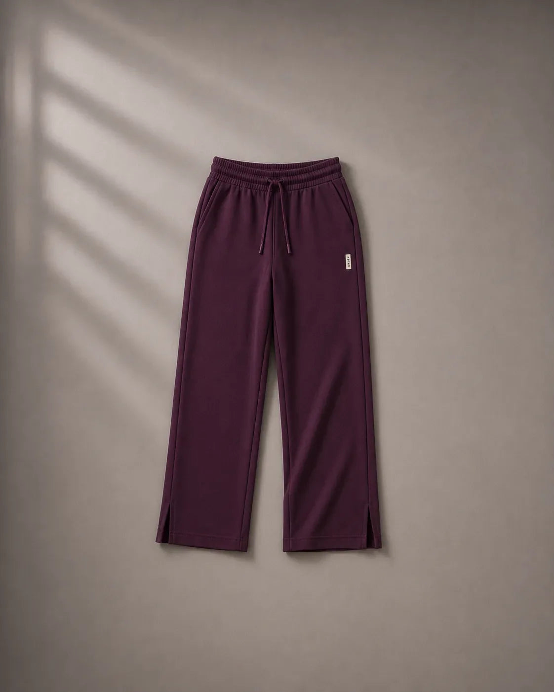 Printed T-Shirt & Split-hem Trousers - TEN